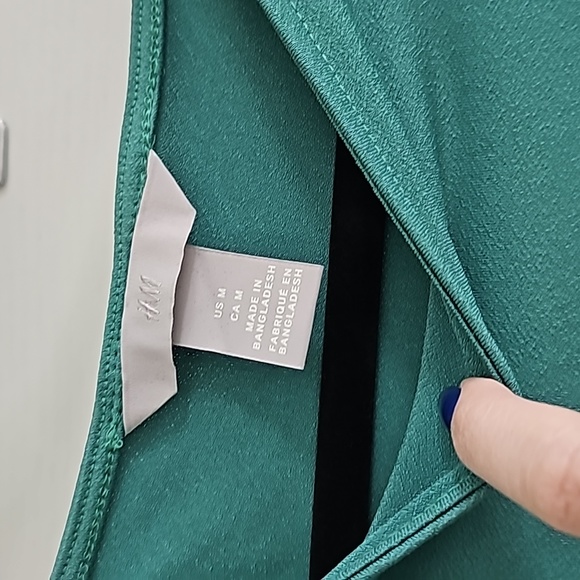 H&M green blouse - Picture 3 of 4
